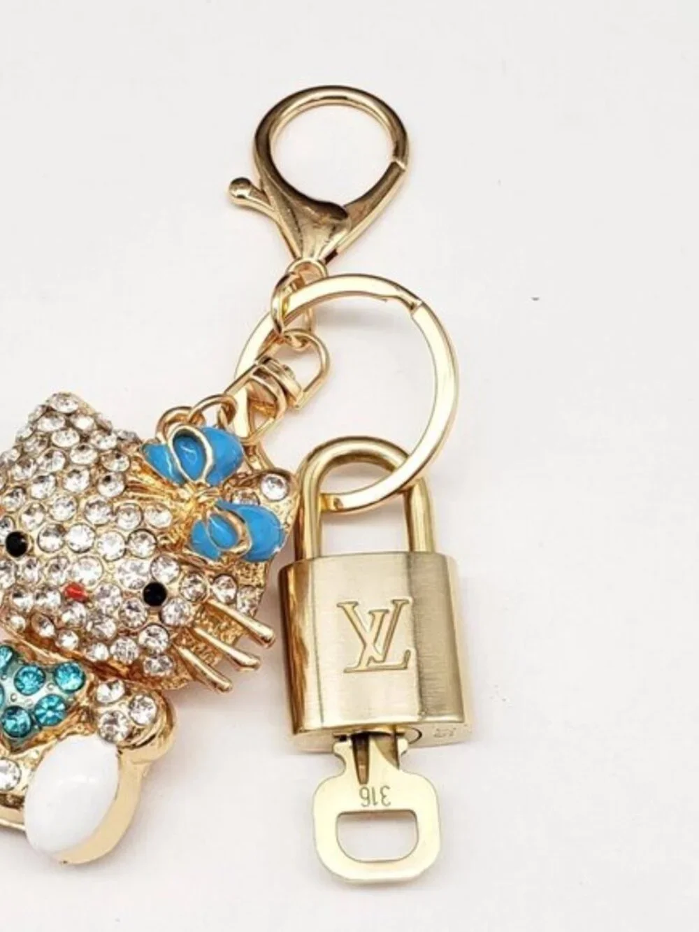 Louis Vuitton Authentic Gold Padlock 🔒 Key+Unbranded Hello Kitty Keychain/Charm - Picture 6 of 7